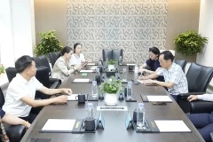 中國文化部原副部長、國家博物館首任館長潘震宙一行領導到達金蛹科技進行參觀指導